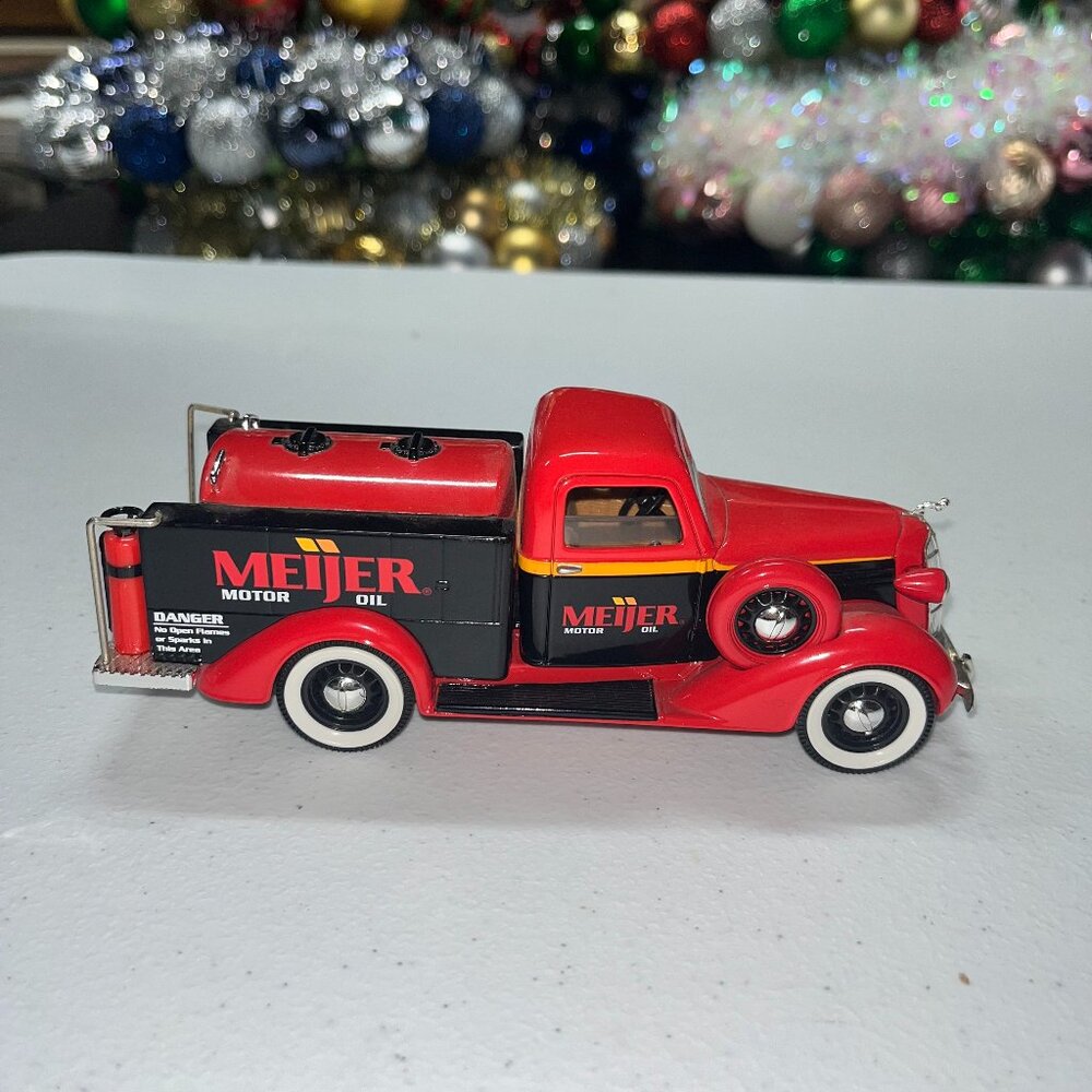 Liberty Classics Meijer Motor Oil Truck Diecast Bank with key, Limited Edition